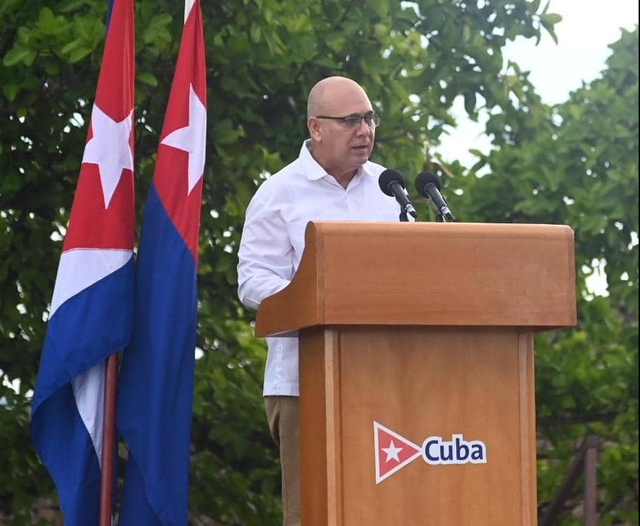 Miembro del Buró Político y Secretario de Organización del Comité Central del Partido, Roberto Morales Ojeda, en el Acto Central por el Aniversario 155 del inicio de las guerras por la independencia