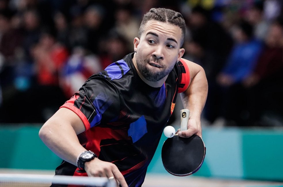 Andy Pereira ya aseguró bronce en el individual masculino pero irá por un premio mayor.