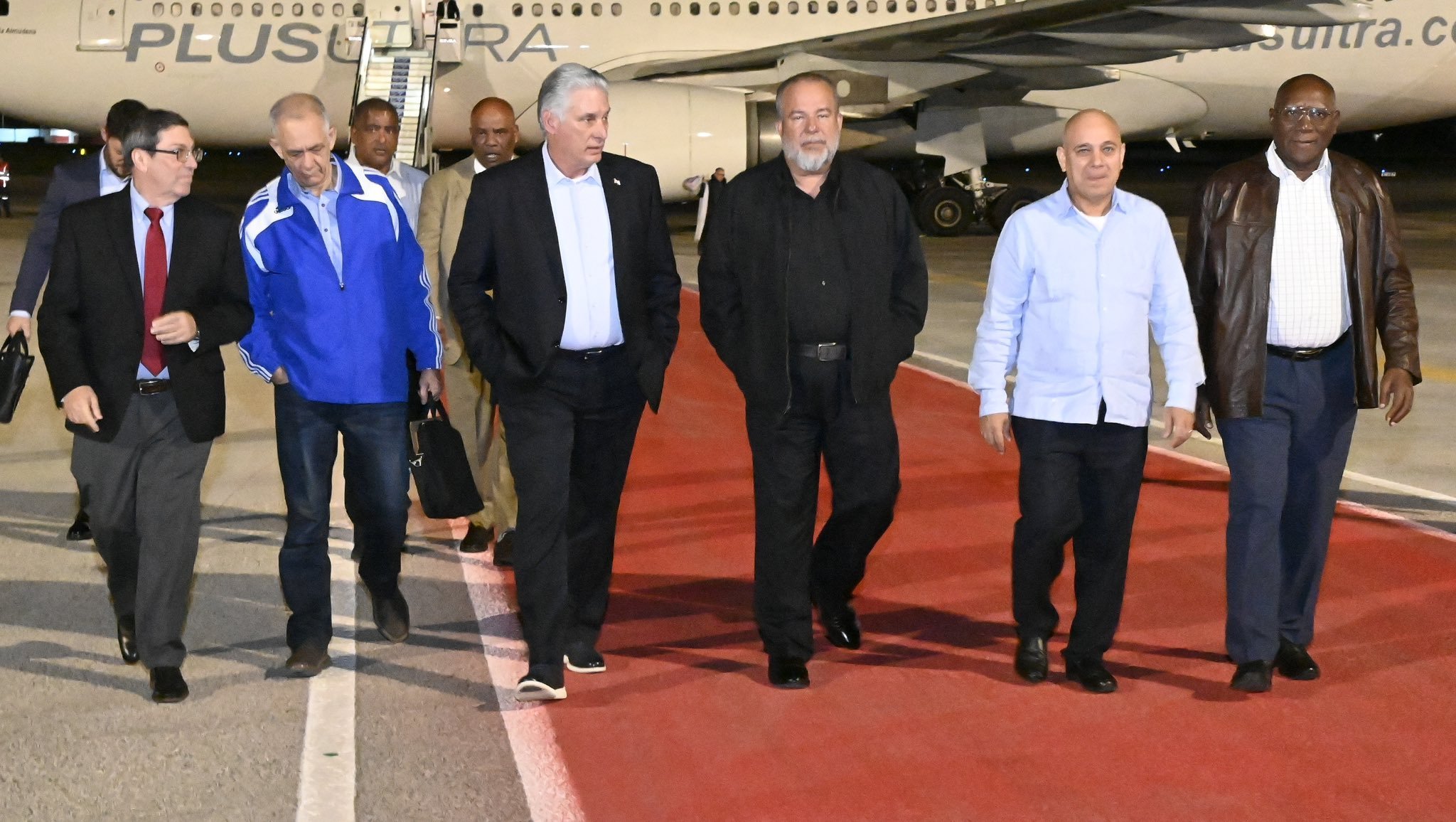Presidente de Cuba regresa al país tras gira por Medio Oriente