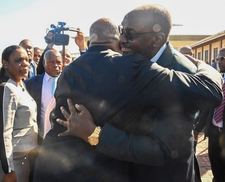 Visita de vicepresidente cubano Salvador Valdés Mesa a Zimbabwe