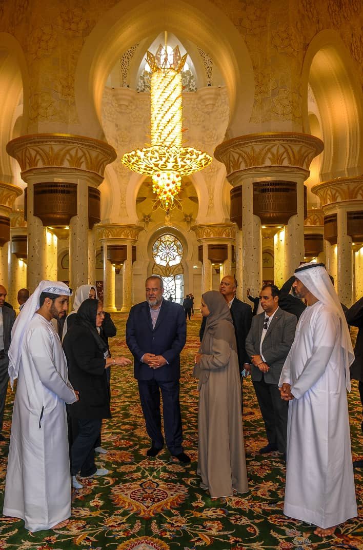 Manuel Marrero Cruz en la Mezquita Sheikh Zayed