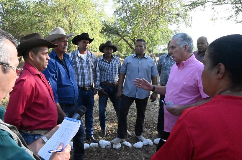 Recorre Díaz-Canel sitios de interés económico en Cauto Cristo