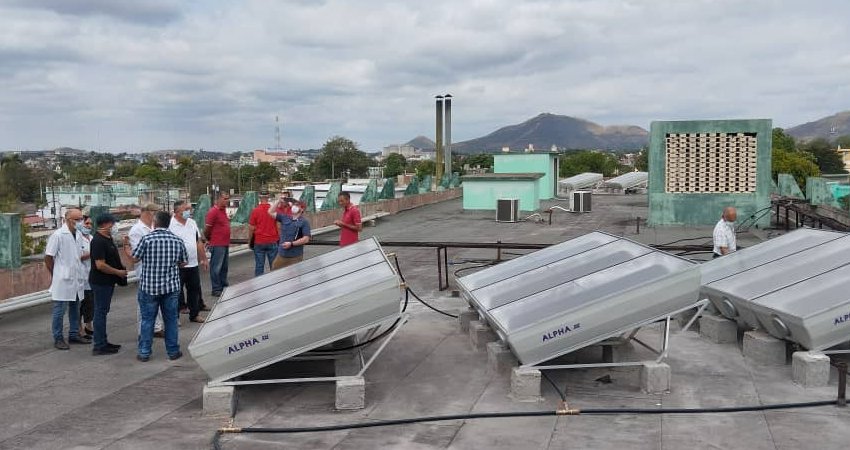 Al Hospital Pediátrico de la Ciudad de los Parques se le instalaron 30 calentadores solares de agua