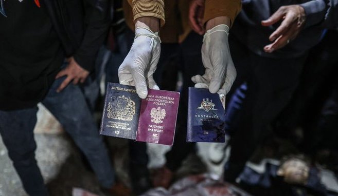 Pasaportes de los civiles muertos