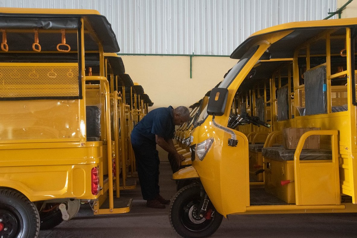 Así sucederá varias veces durante el presente año, con un estimado de 200 nuevos vehículos que debemos tener listos