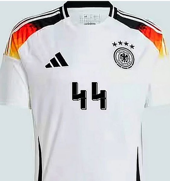 Autoridades del fútbol alemán fueron conminadas a rediseñar el número 4 en las camisetas nacionales