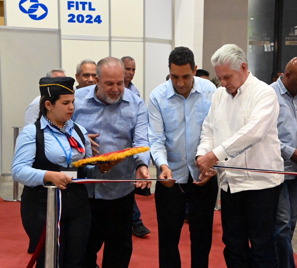 Díaz-Canel en inauguración de II Feria del Transporte