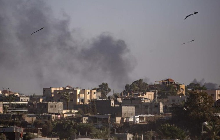 Foto de un ataque aéreo israelí en Rafah