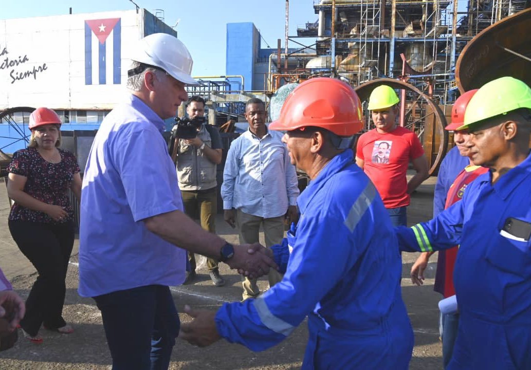 Visita del presidente Miguel Díaz-Canel a la Central Termoeléctrica Ernesto Guevara