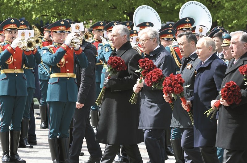 La ofrenda floral ante la Tumba del Soldado Desconocidod