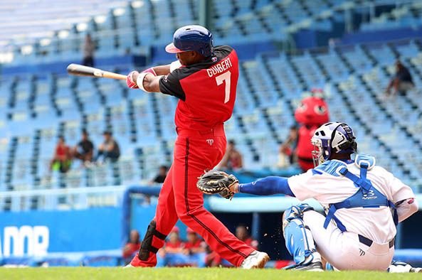 Las Avispas contaron con tres jonrones de su tercer bate