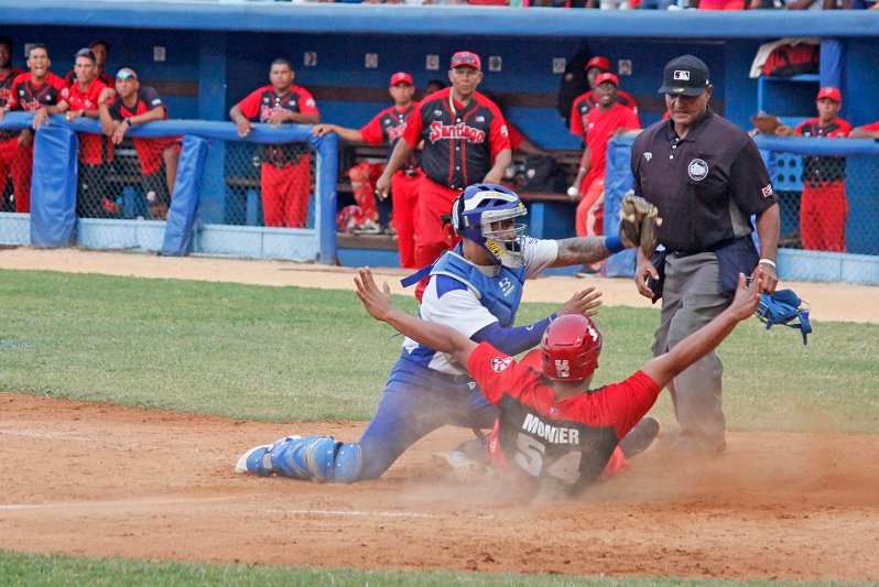Industriales y Santiago de Cuba