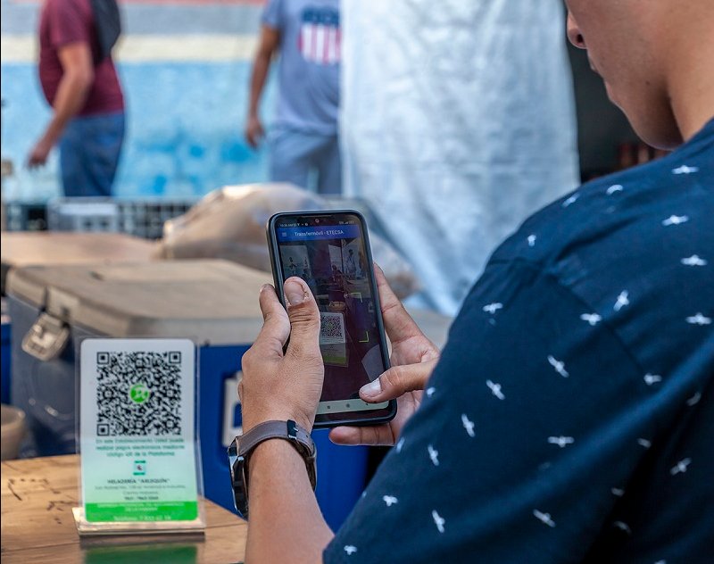 Cuba trabaja intensamente en el proceso de bancarización.