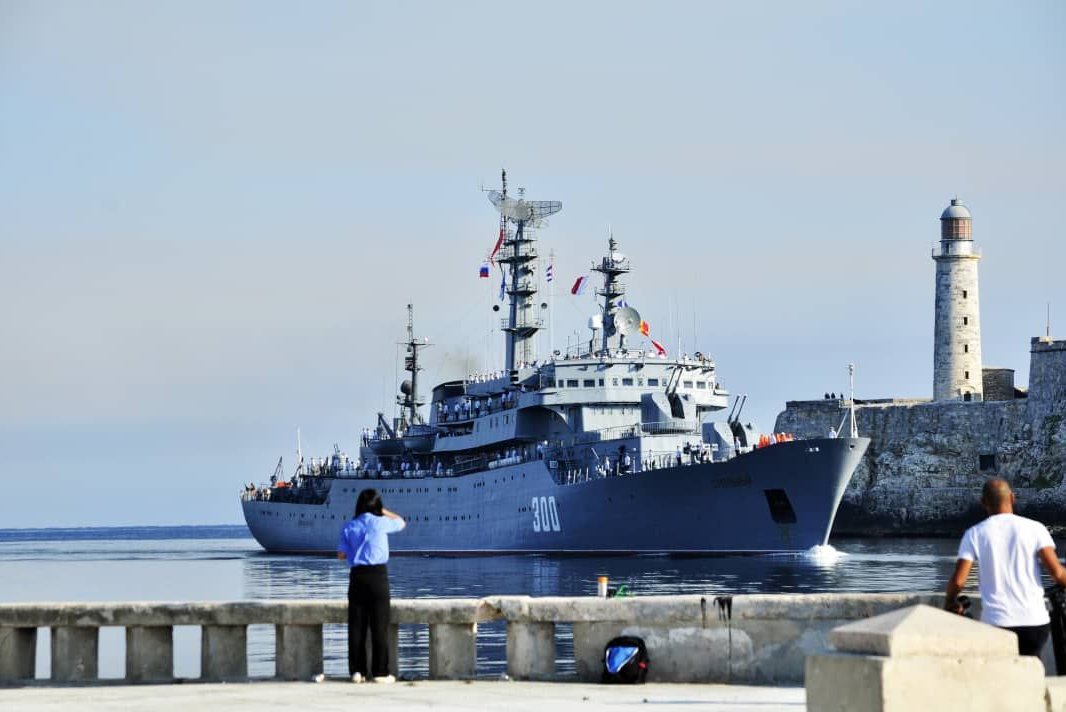 Buques rusos en el puerto de La Habana
