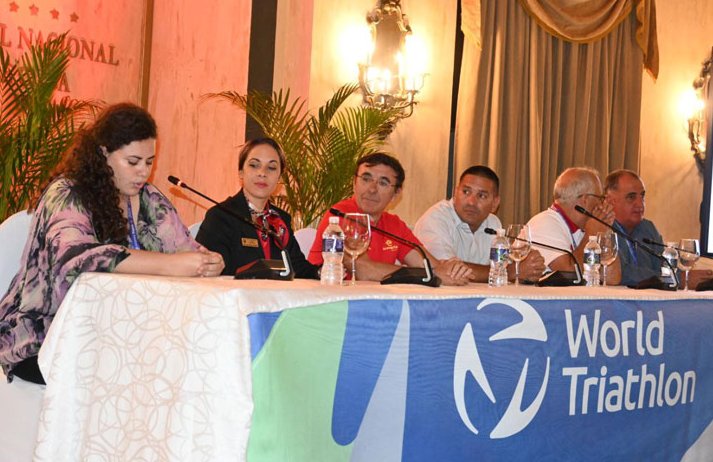 Organizadores del Triatlón de La Habana explican detalles del evento