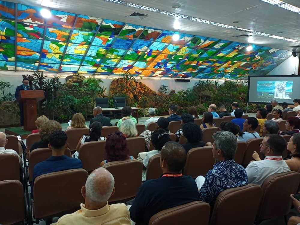 Confirma Congreso cubano valía del uso terapéutico de la hipnosis