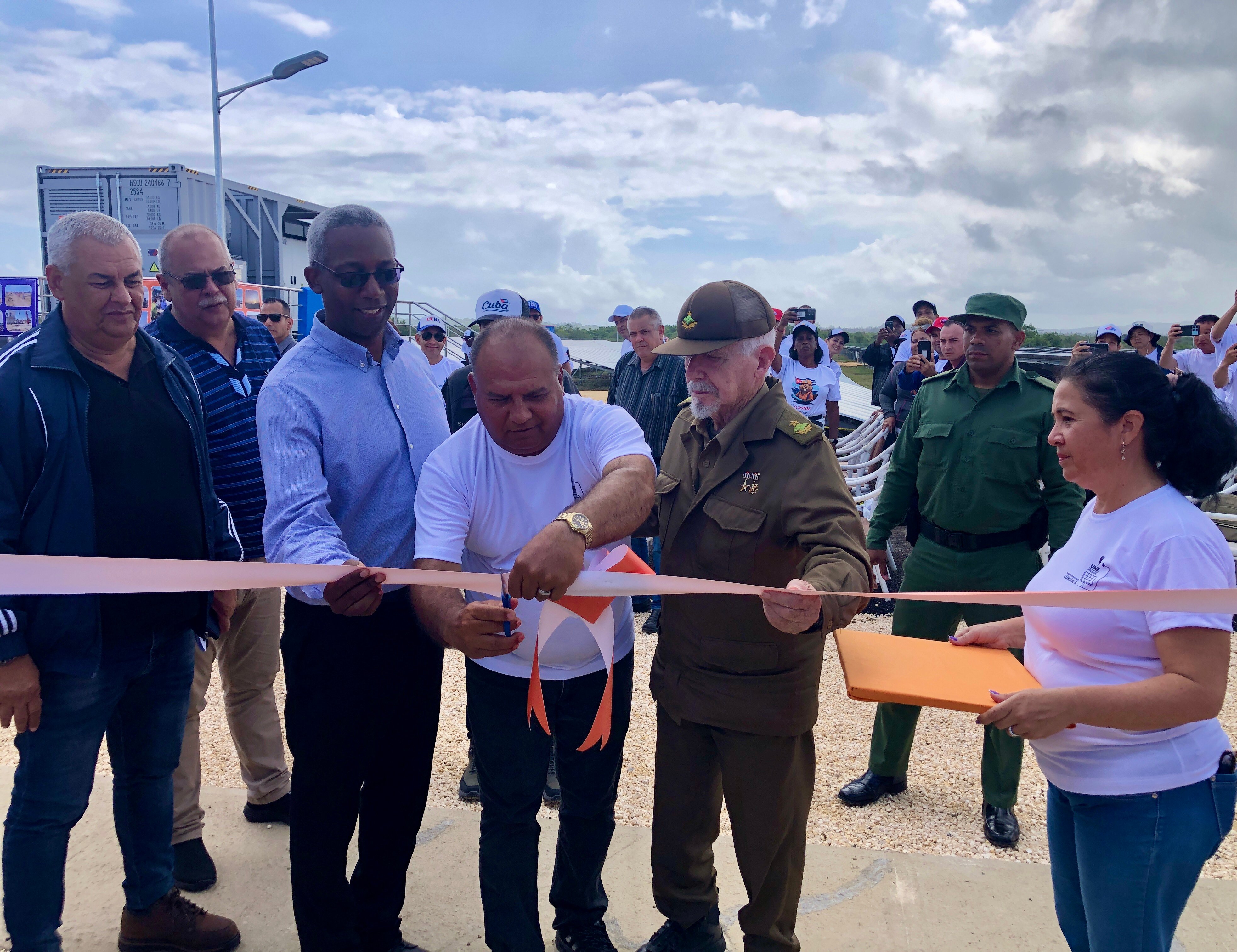 Inauguran en Holguín parque solar fotovoltaico Corúa 5