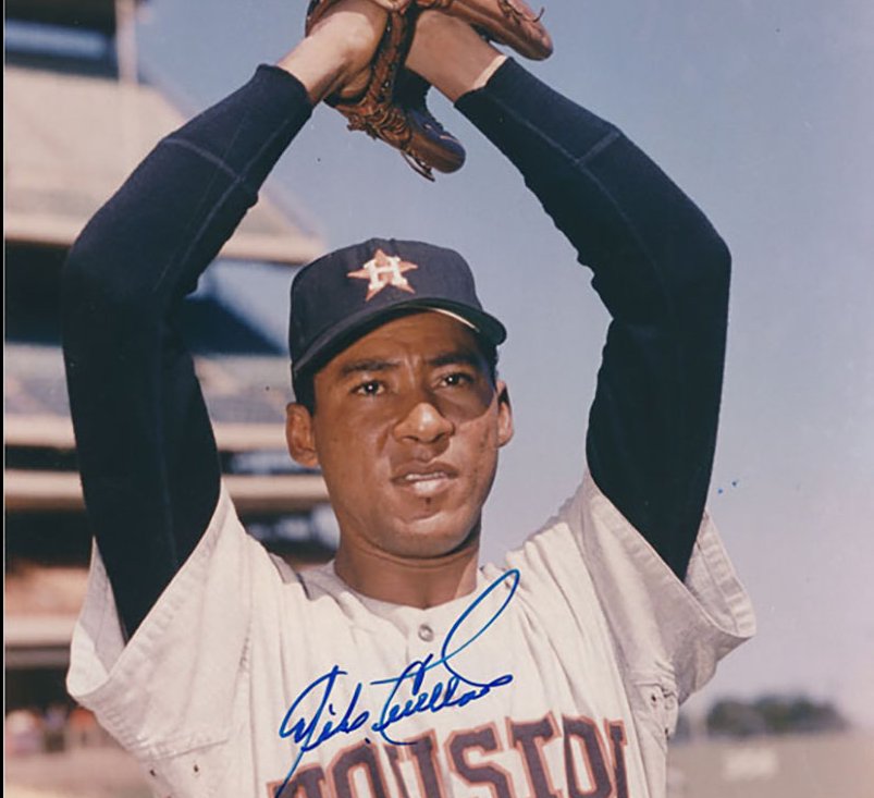 Miguel Ángel Cuéllar Santana ganó el Cy Young en 1969.