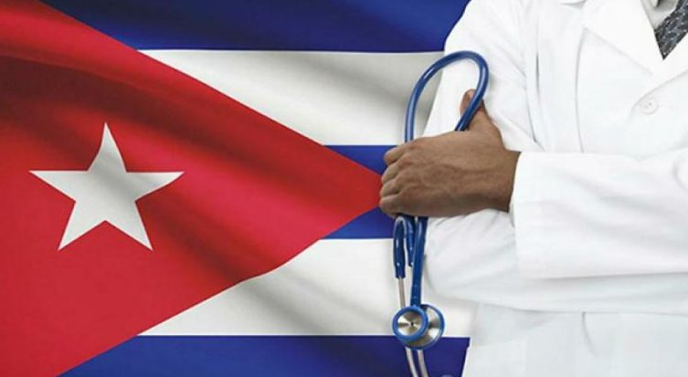 Médicos cubanos