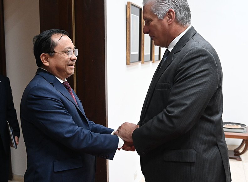 Díaz-Canel destaca fortaleza de los lazos Cuba-Vietnam