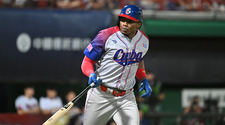 Yoelquis Guibert disparó dos cuadrangulares ante el picheo de Curazao.