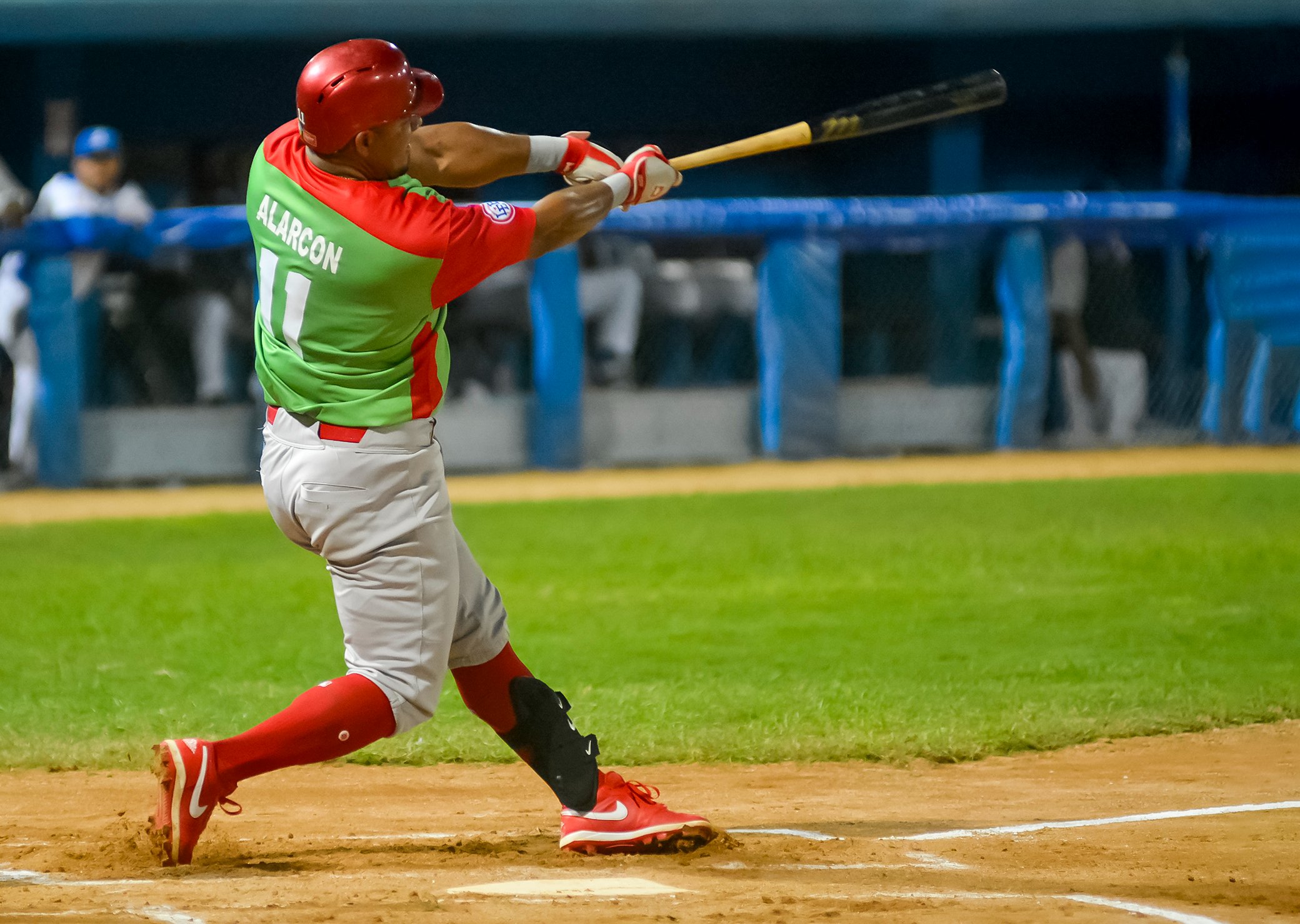 Yosvani Alarcón fue el mejor a la ofensiva por los Leñadores