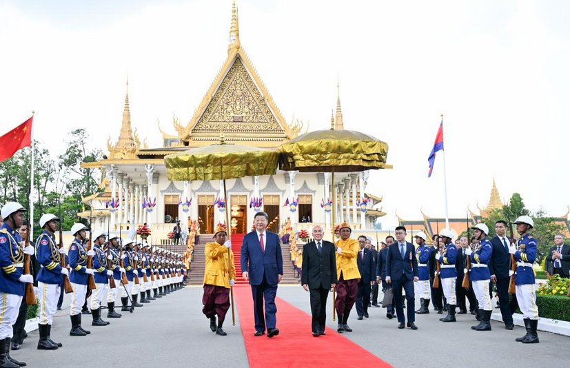 Xi Jinping y el rey Norodom Sihamoni se reunieron en el Palacio Real de Cambodial