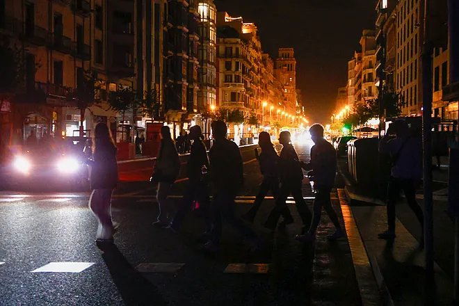 Apagón en España: Pedro Sánchez exigirá responsabilidades a operadores privados e inicia investigación para determinar las causas