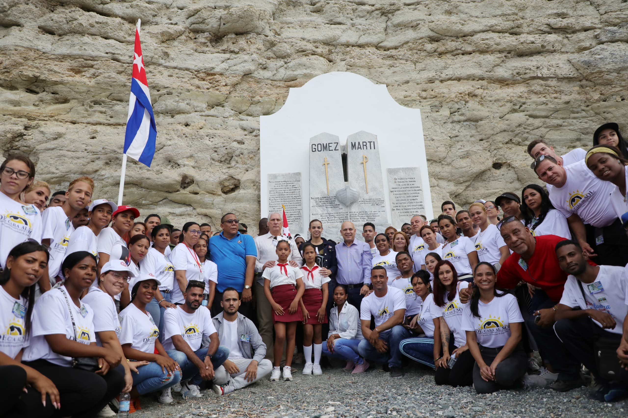 Presidente cubano encabezó acto nacional en Playita de Cajobabo