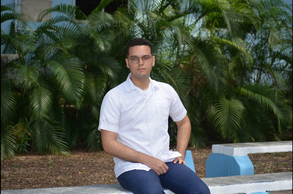 Danilo Taño Tamayo, estudiante de 5to. año de Medicina en la Universidad de Ciencias Médicas de Holguín