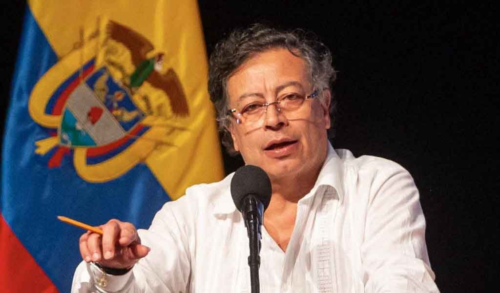 Presidente de Colombia solicita erradicar cultivos ilícitos