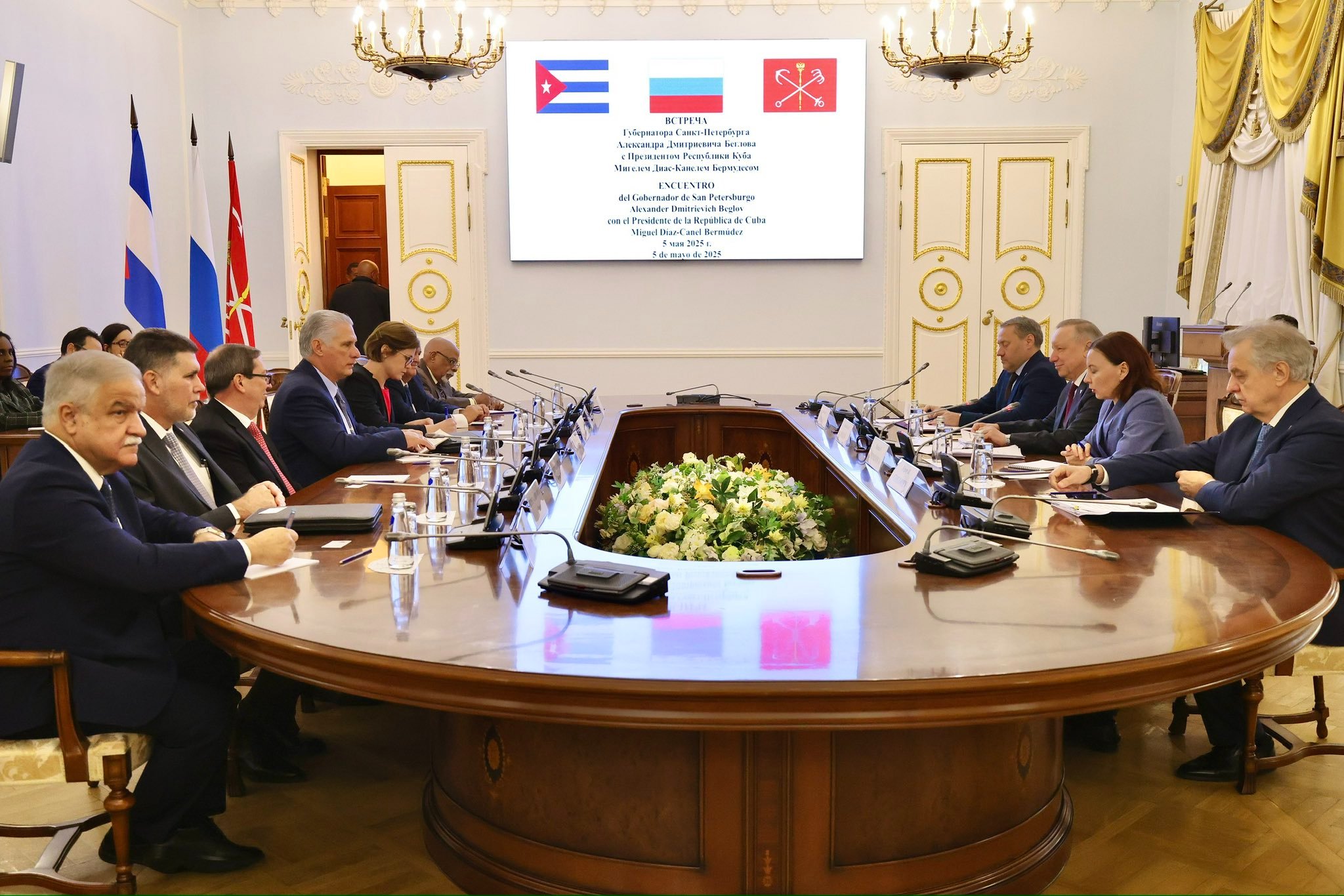 Encuentro de Miguel Díaz-Canel con el Gobernador de San Petersburgo
