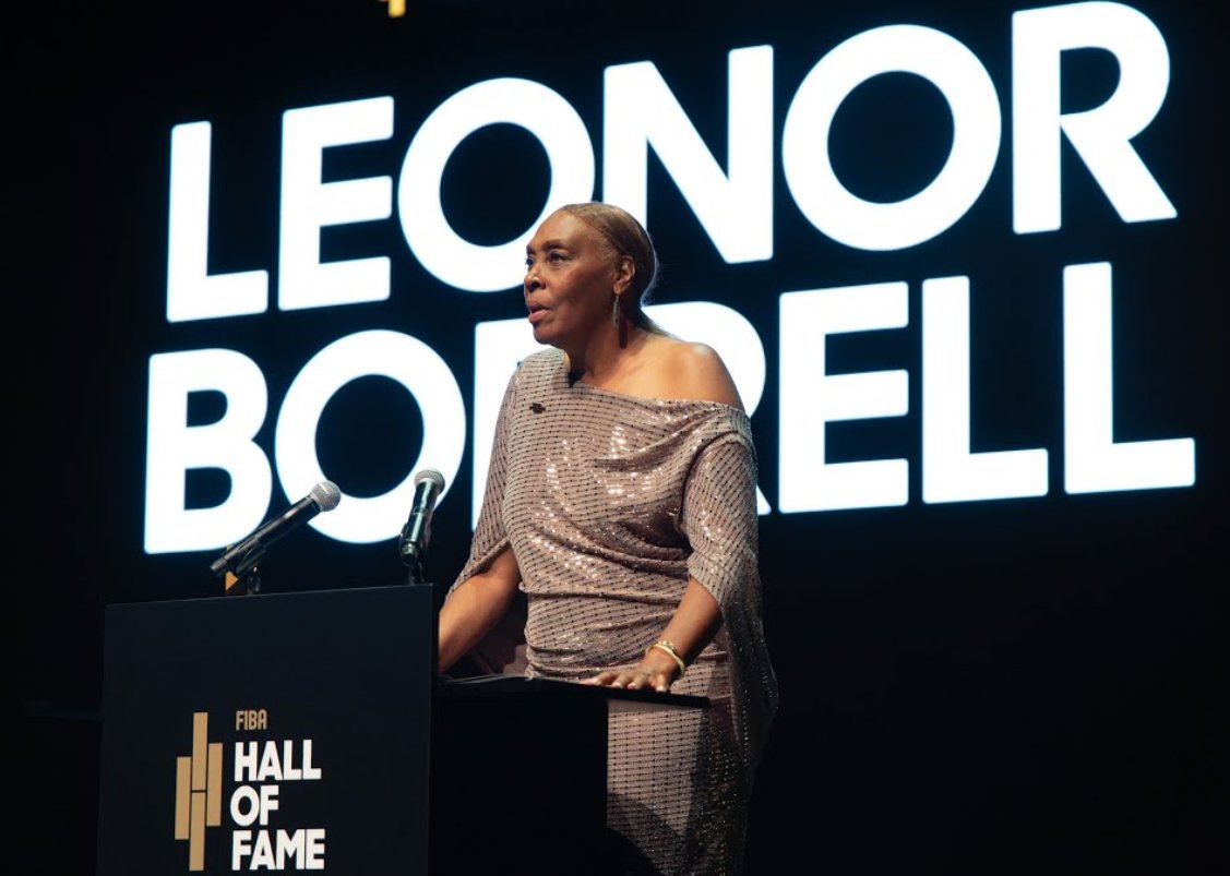 La villaclareña Borrell durante su discurso en la ceremonia de exaltación.