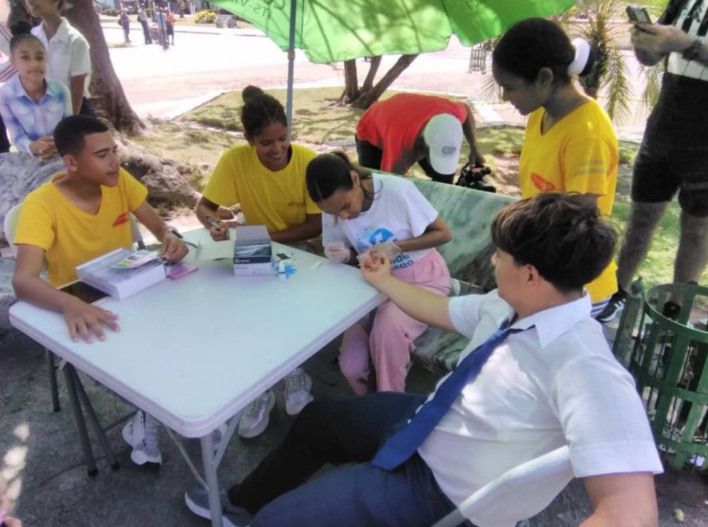Jóvenes promotores de salud en Isla de la Juventud