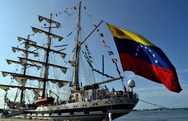 Buque escuela Simón Bolívar arriba a puerto de Cienfuegos (+Fotos)