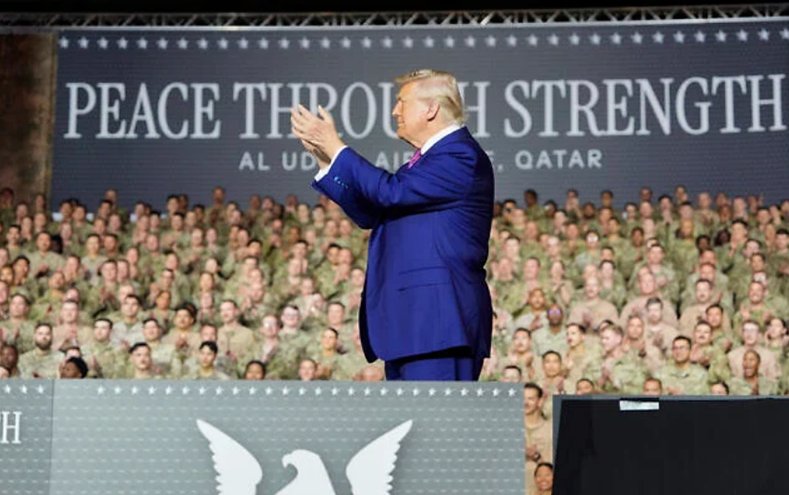 En mayo pasado, Trump le habló a sus tropas en Al-Udeid, bajo el lema «Paz mediante la fuerza».