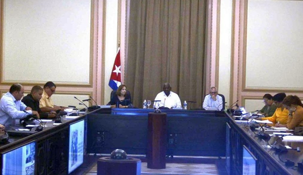 Parlamento cubano publica versiones corregidas de proyectos de ley