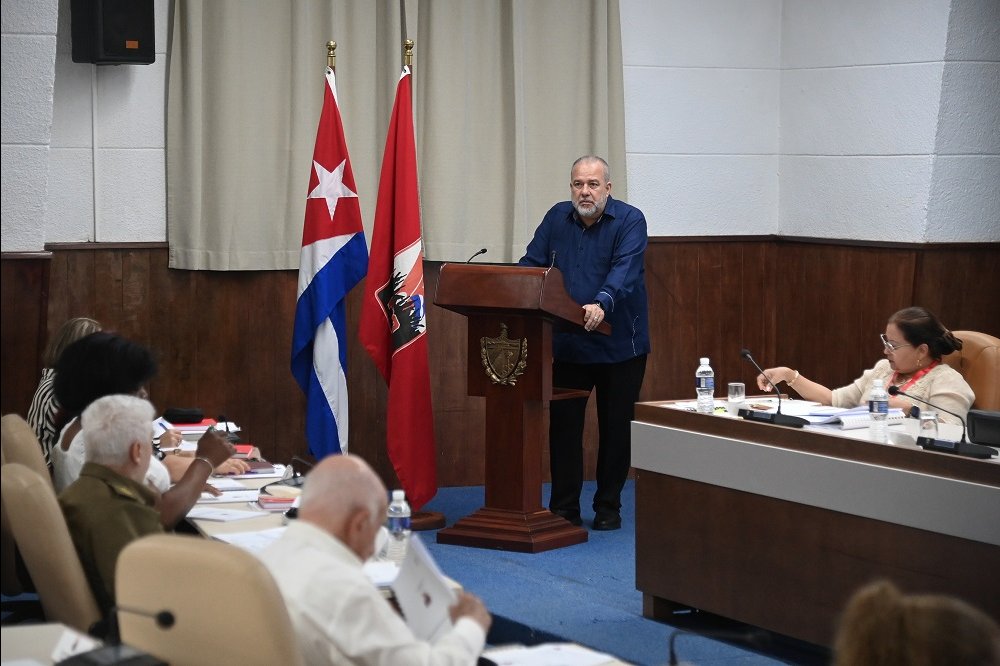 Manuel Marrero Cruz en el X Pleno del Comité Central del Partido Comunista