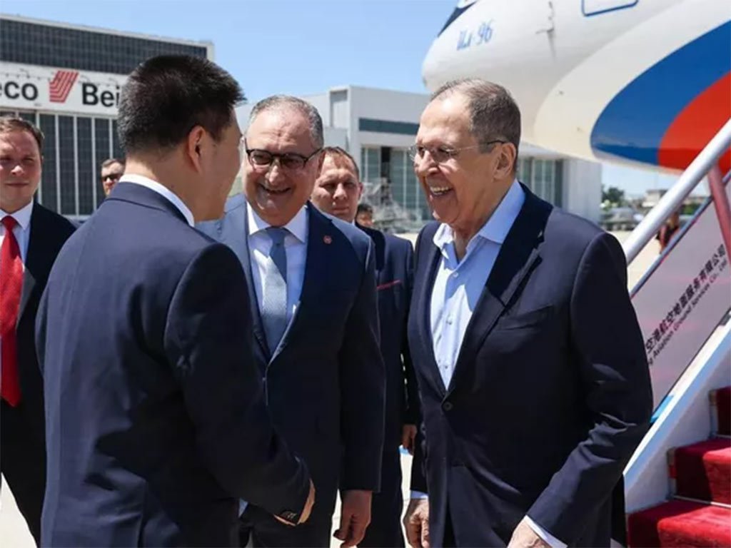 Lavrov llega a China para participar en Consejo de Exteriores de la OCS