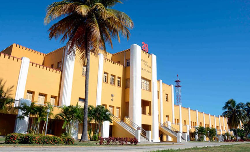 La Ciudad Escolar 26 de Julio (antes Cuartel Moncada) es un edificio docente, antiguo cuartel militar, ubicado en el Distrito 26 de Julio