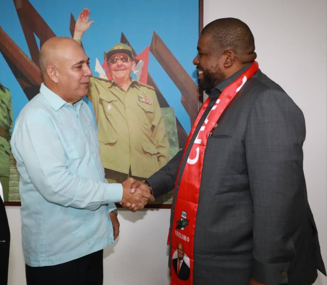 Morales Ojeda intercambia con líder partidista de Mozambique