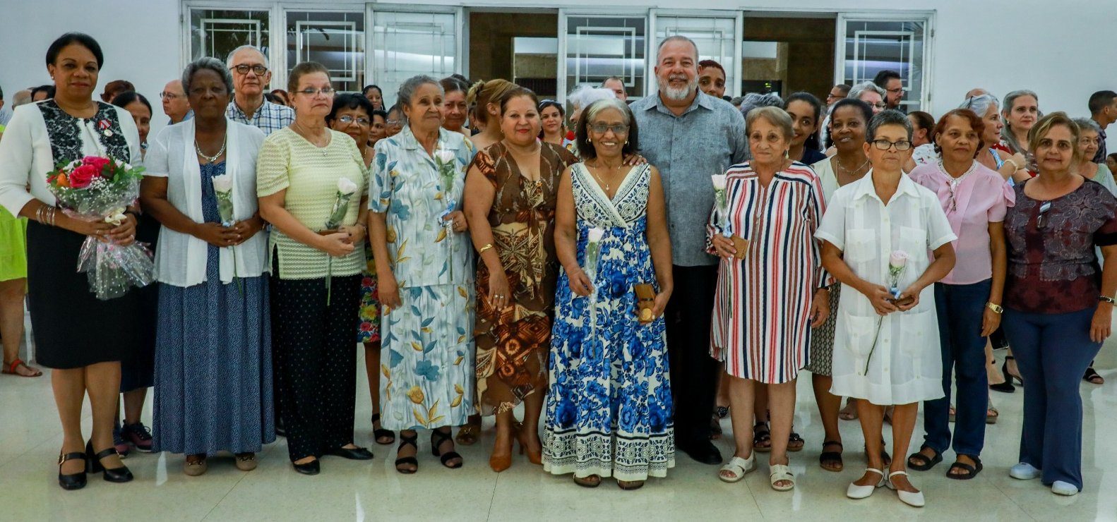 Homenaje a mujeres cubanas