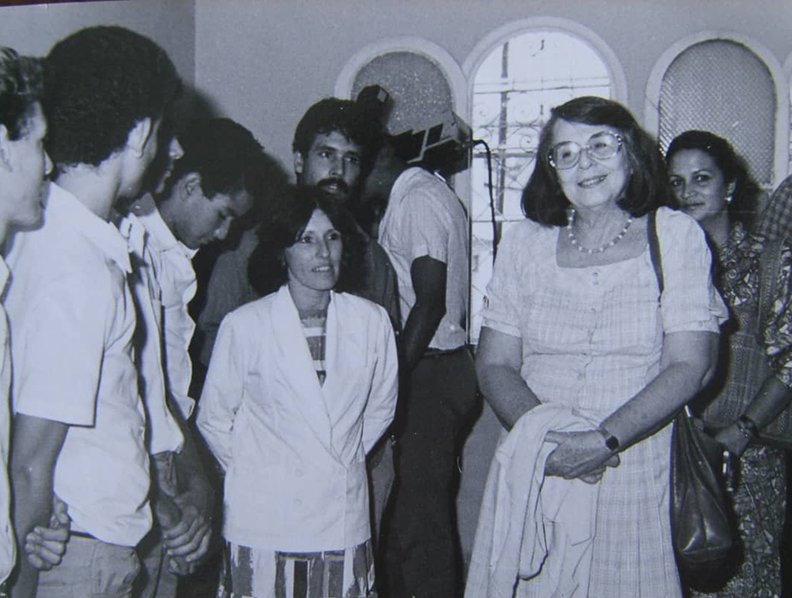 En noviembre de 1989 Vilma Espín se reunió con los integrantes de la Cátedra Mujer y Desarrollo en el local donde se fundó al año siguiente la Casa de Orientación a la Mujer y la Familia.