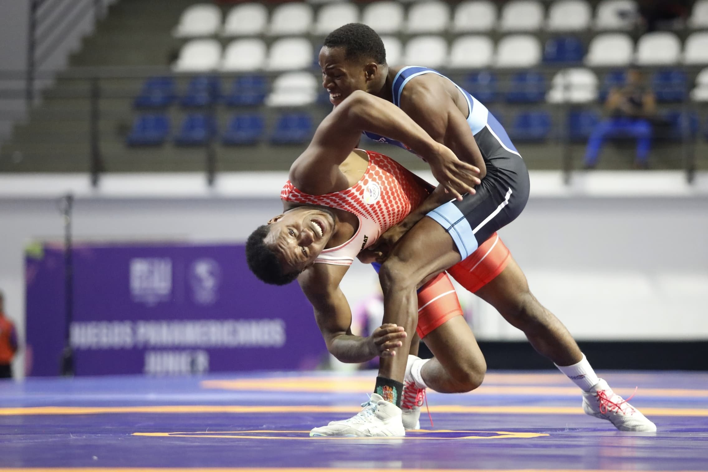 Véliz perdió el oro en un combate muy parejo con el ecuatoriano.