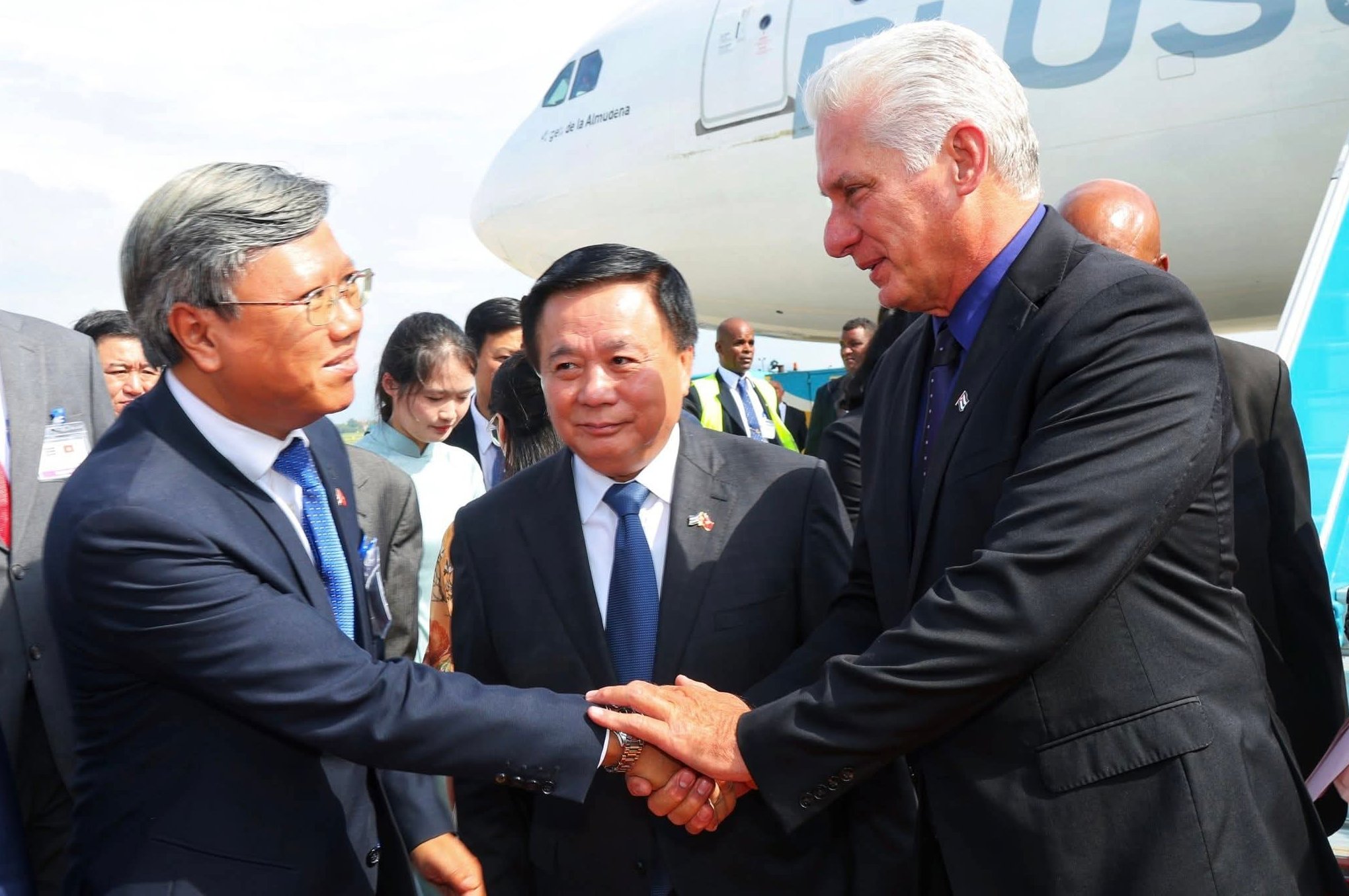 Diaz-Canel en Vietnam