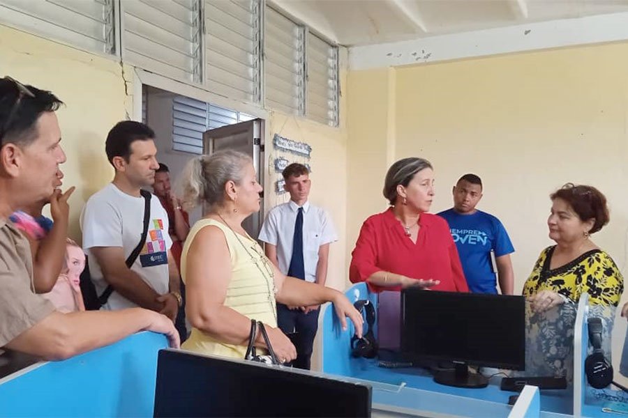 Ministra de Educación examina preparativos en Villa Clara para venidero curso escolar