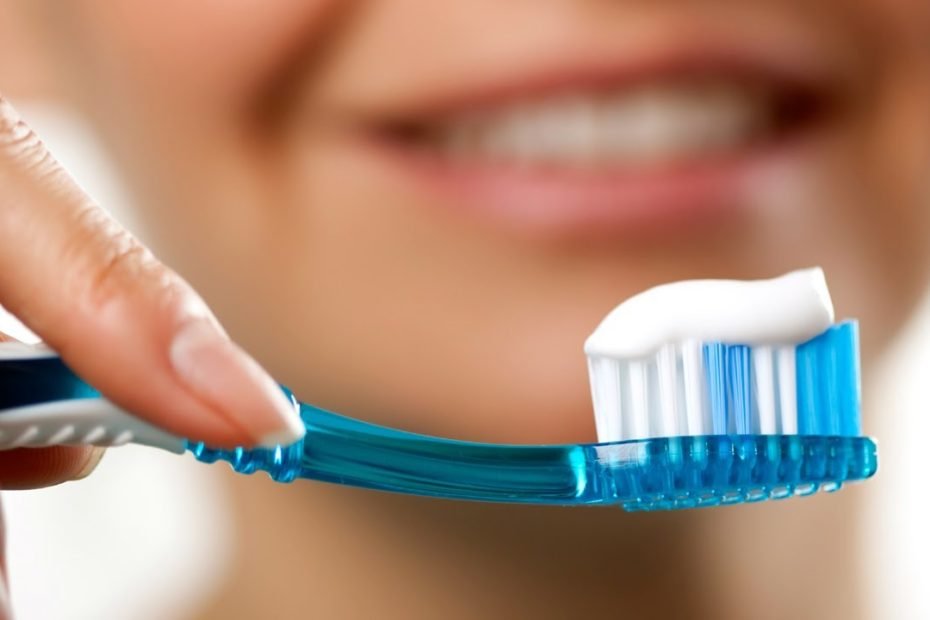 ¿Pasta dental hecha con cabello aporta beneficios?