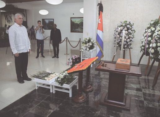 Encabezados por Díaz-Canel, los máximos dirigentes del Partido, el Gobierno y las organizaciones rindieron tributo a Ricardo Cabrisas