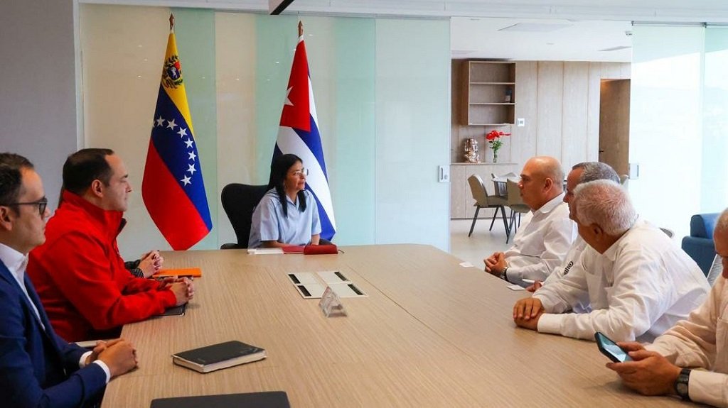 Vicepresidenta ejecutiva de Venezuela dialoga con Morales Ojeda