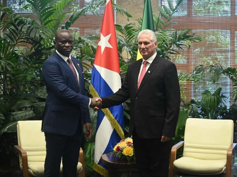 El Presidente cubano se dirigió a Nguema como hermano